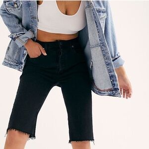 AGOLDE Denim Carrie Long Bermuda Short in Stunner 28 Dark Black Wash